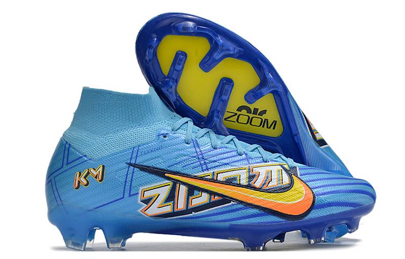 Football Cleats на продају у граду Montevideo, Uruguay